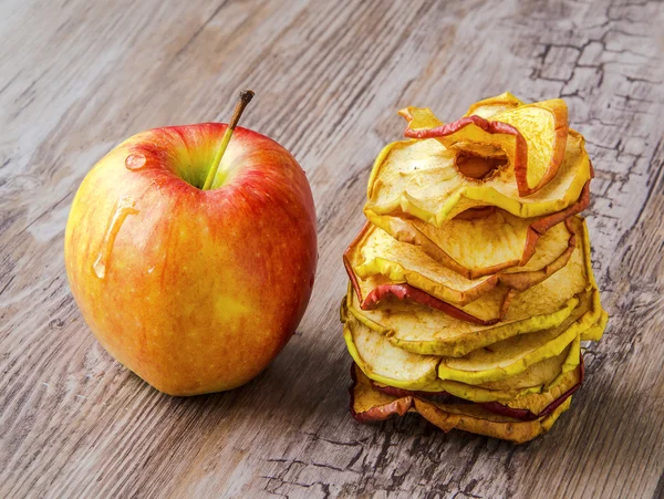 Dried slices of apple — Stock Photo, Image