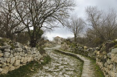 mağara köyde antik yol