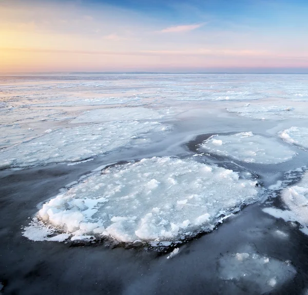 Paisaje de hielo de invierno —  Fotos de Stock