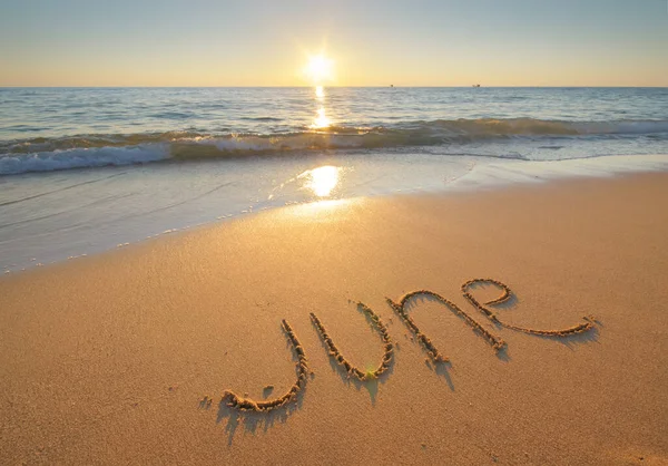 Palabra Junio Orilla Del Mar Durante Puesta Del Sol Naturaleza — Foto de Stock