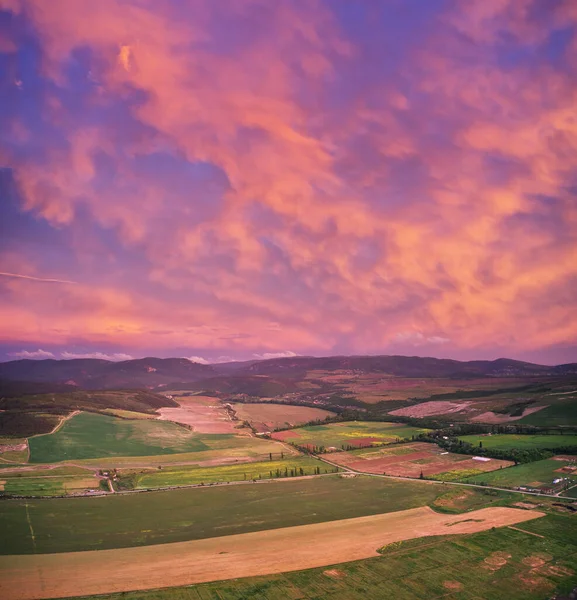Вид Повітря Прекрасний Фіолетовий Захід Сонця Пейзаж Долини Пагорби Задньому — стокове фото