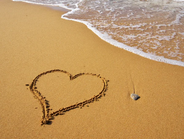 Hjärtat på stranden. — Stockfoto