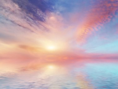 Günbatımında renkli gökyüzü arkaplanının doğa bileşimi. Tasarım Elmenet.