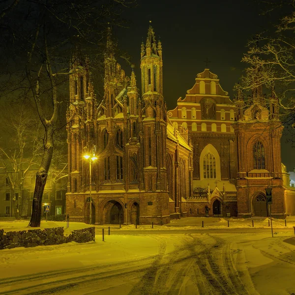 St. Anne'in ve St. Bernardino kiliseler