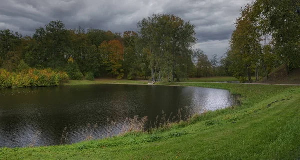 Bellissimo Parco Vicino Castello Rinascimentale Panemune Alberi Acero Colore Autunno — Foto Stock