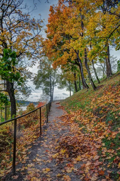 Der Jura Fußweg Milder Herbst Veliuona Erhebt Einen Vorgeschobenen Posten — Stockfoto