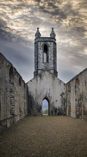 Terk Edilmiş Kilise Karamsar Gökyüzü Zehirli Glen Çiftliği Donegal Rlanda — Stok fotoğraf