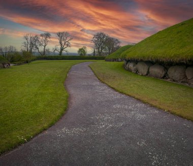 Knowth bir Neolitik Geçit Mezarı, Boyne Vadisi, Co. Meath, İrlanda