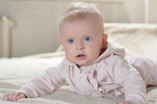 Beau Bebe Heureux Apres Le Bain Regarder La Camera Nourrisson Doux Stock Photo Beau Bebe Heureux Apres Le Bain Regarder La Camera Nourrisson Doux Stock Photo