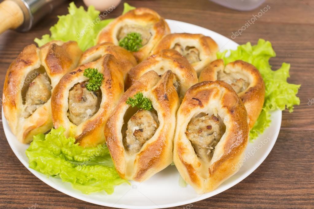 Анекдоты про поручика ржевского. Петрович прикол. Прикольное баловство. Кулебяки расстегаи. Мини расстегай с рыбой.