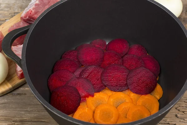 Cazuela con verduras para la lucha —  Fotos de Stock