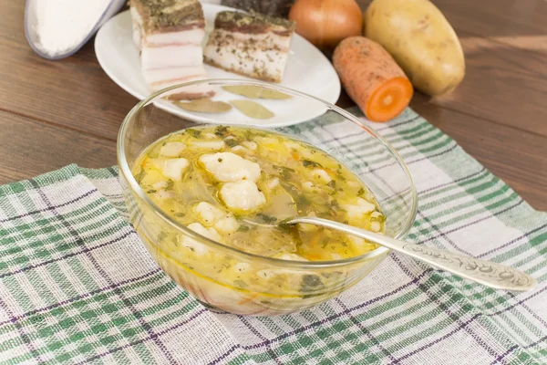 Zuppa con gnocchi e prosciutto — Foto Stock