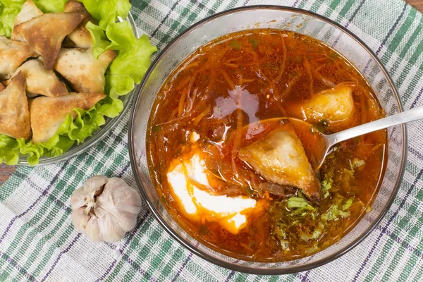 Borsch con orejas de la prueba — Foto de Stock