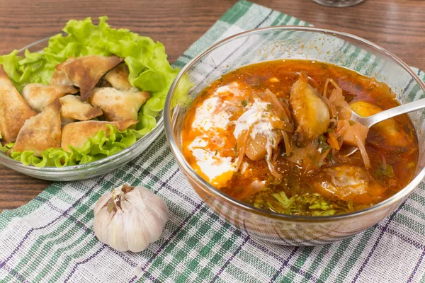 Borsch con orejas de la prueba — Foto de Stock