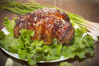 Kızarmış hindi budu.