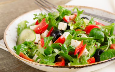 taze sağlıklı sebze salatası