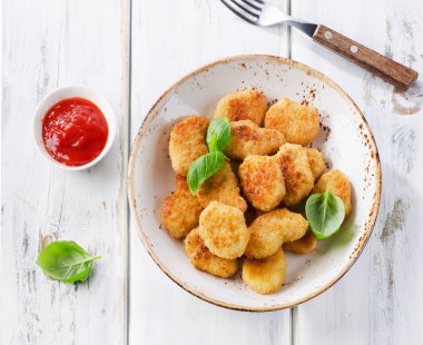 Domates soslu çıtır tavuk nuggets