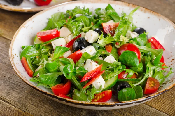 Ensalada de verduras frescas —  Fotos de Stock