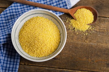 Darı tohumları kase