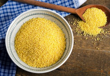 Darı tohumları kase