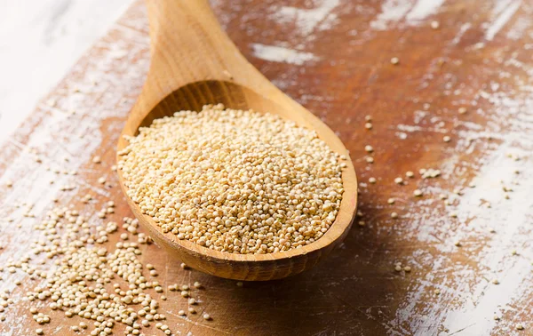 Beyaz quinoa tohumları — Stok fotoğraf