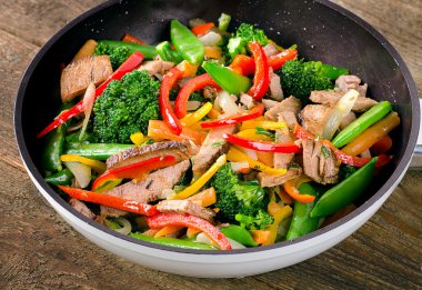 Sığır eti ve sebze stir fry