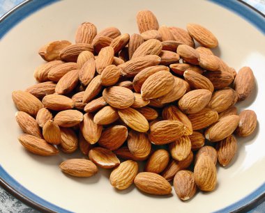 Badem. Sağlıklı beslenme 