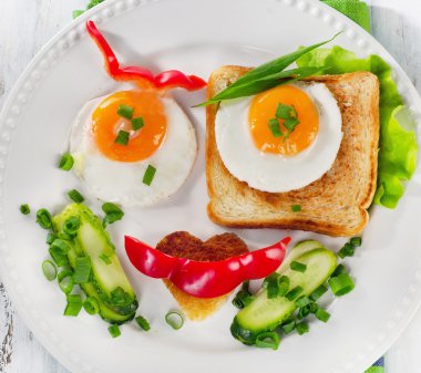 sahanda yumurta tost  