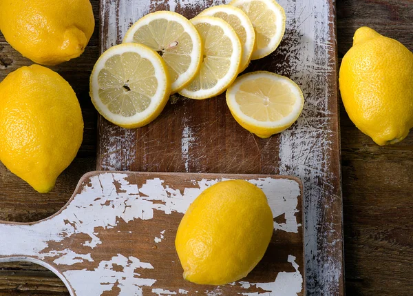 Fresh lemons on table — Stock Photo, Image