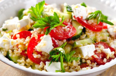 Gluten ücretsiz vejetaryen salata