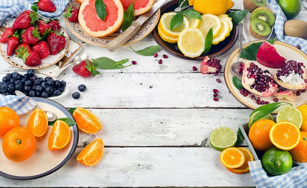 Frutas y bayas frescas — Foto de Stock