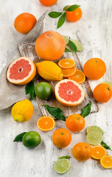 Fresh citrus fruits — Stock Photo, Image