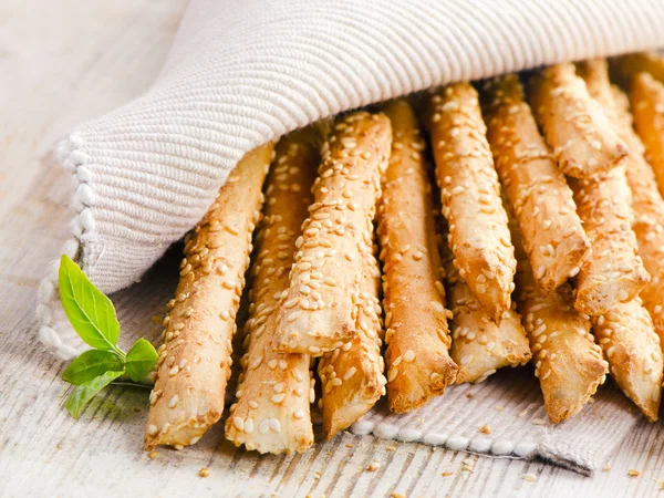 Brood sticks met sesamzaadjes — Stockfoto