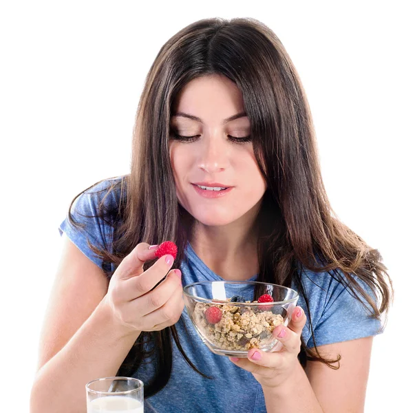 Mujer joven desayunando sano — Foto de Stock