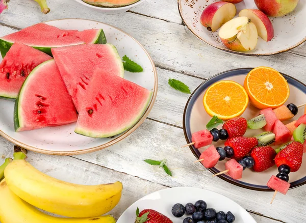 Preparación de ensalada de frutas — Foto de Stock