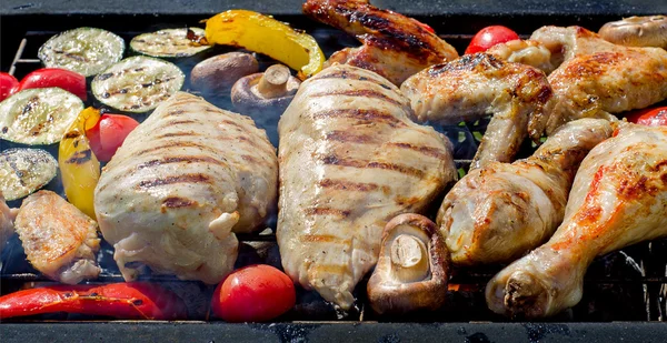 Poitrines de poulet grillées — Photo