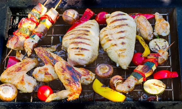 Poitrines de poulet grillées — Photo