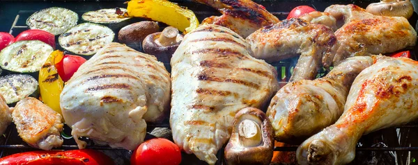 Poitrines de poulet grillées — Photo