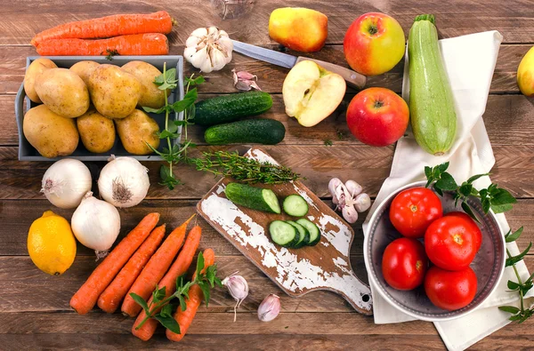 Produtos hortícolas e frutas orgânicos — Fotografia de Stock