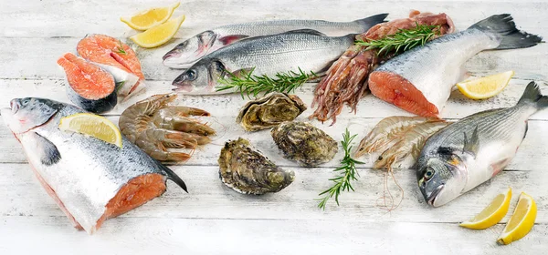Fresh assortment of seafood — Stock Photo, Image
