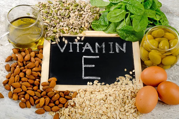 Naturlig mat hög i vitamin E. — Stockfoto