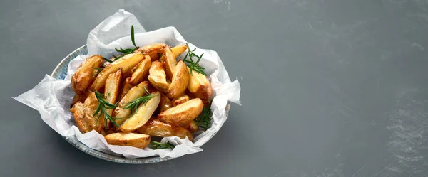 Baked Country Style Potato Wedges Herbs Sauce Copy Space Panorama — Stock Photo, Image