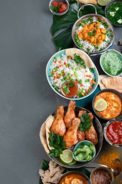 Geleneksel Hint mutfağı. Hint yemek tarifleri çeşitlidir. Üst görünüm, alanı kopyala