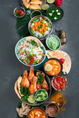 Geleneksel Hint mutfağı. Hint yemek tarifleri çeşitlidir. Üst görünüm, alanı kopyala