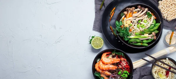 Olika Asiatiska Måltider Asiatiskt Matkoncept Kinesiska Eller Thailändska Rätter Ovanifrån — Stockfoto