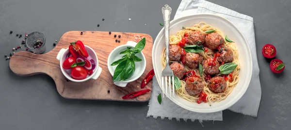 Almôndegas Com Molho Tomate Espaguete Receita Italiana Autêntica Vista Superior — Fotografia de Stock