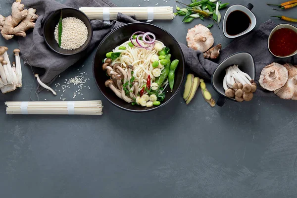 Udon Noodles Mushroom Vegetables Asian Style Healthy Food Top View — Stock Photo, Image