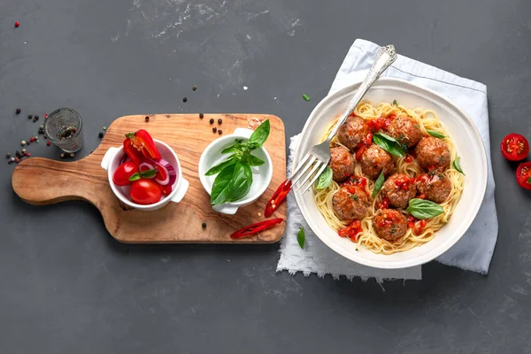 Almôndegas Com Molho Tomate Espaguete Receita Italiana Autêntica Vista Superior — Fotografia de Stock