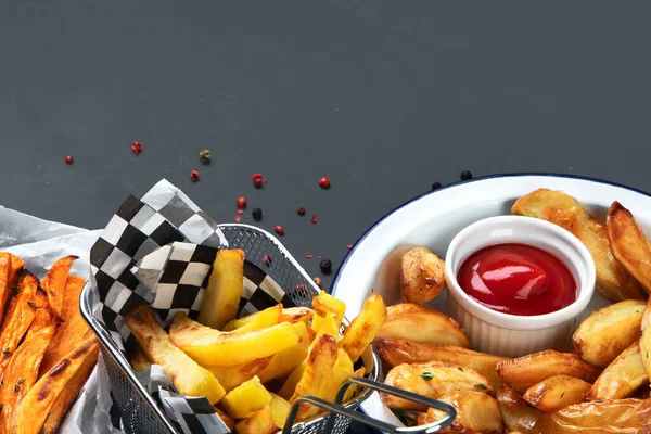 Different Types Fried Potato Potato Wedges French Fries Sweet Potato — Stock Photo, Image