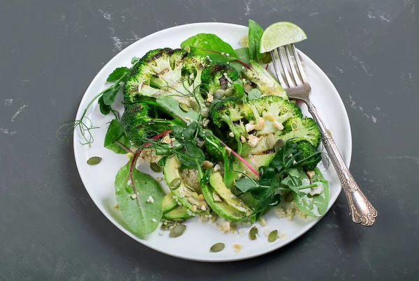 Salada Brócolis Verde Com Molho Branco Conceito Alimento Helathy — Fotografia de Stock